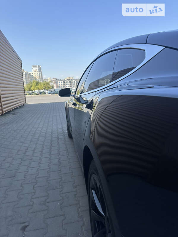 Лифтбек Tesla Model S 2016 в Одессе