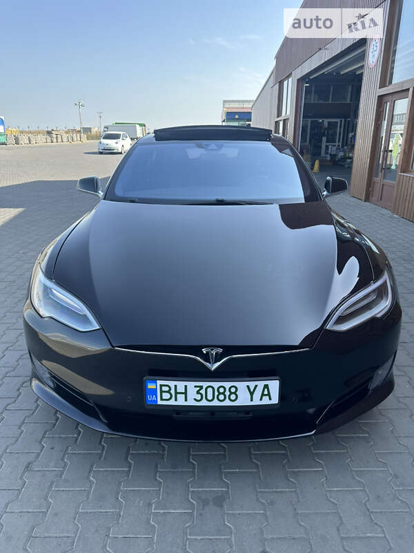 Лифтбек Tesla Model S 2016 в Одессе