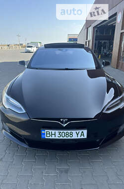 Лифтбек Tesla Model S 2016 в 