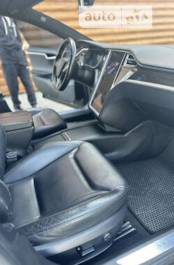 Лифтбек Tesla Model S 2016 в 