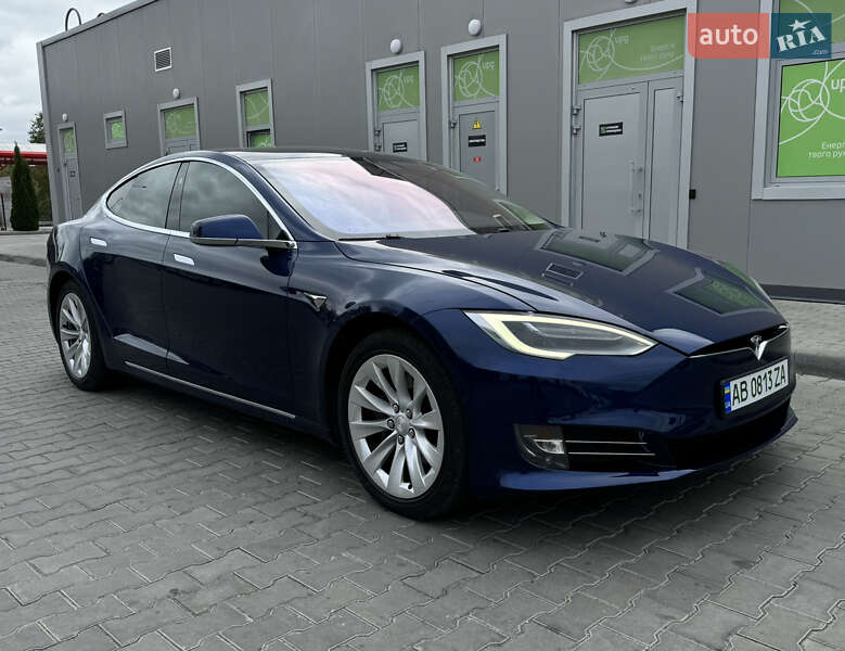 Лифтбек Tesla Model S 2018 в Виннице