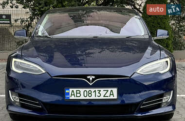 Лифтбек Tesla Model S 2018 в Виннице