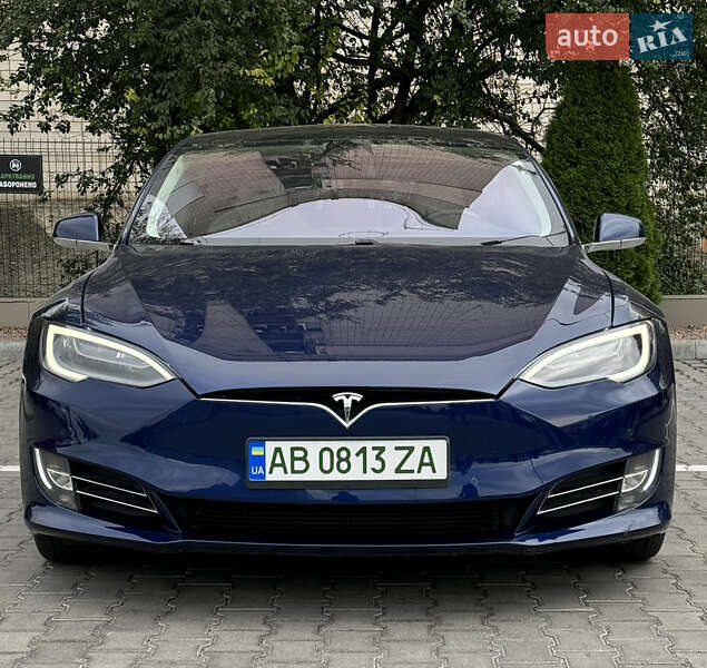 Лифтбек Tesla Model S 2018 в Виннице