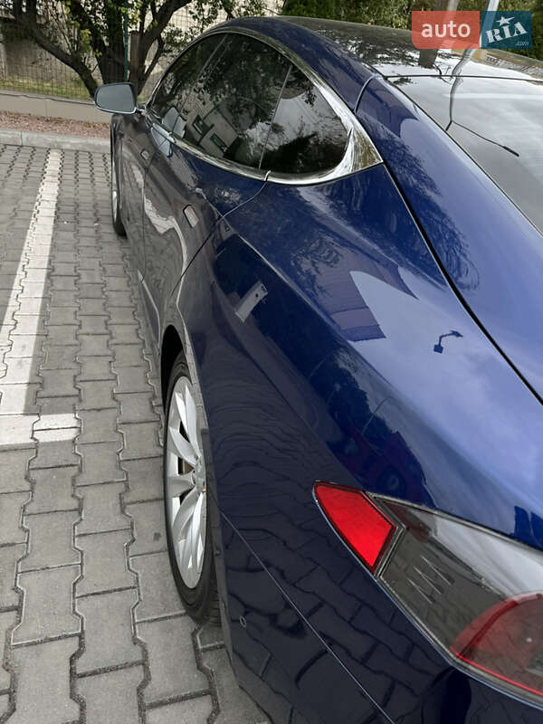 Лифтбек Tesla Model S 2018 в Виннице