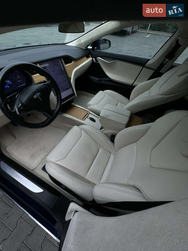 Лифтбек Tesla Model S 2018 в Виннице