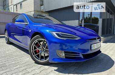 Ліфтбек Tesla Model S 2018 в Славуті