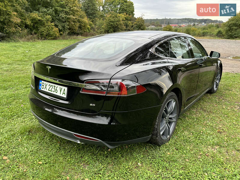 Лифтбек Tesla Model S 2013 в Красилове фото 13 Лифтбек Tesla Model S 2013 в Красилове