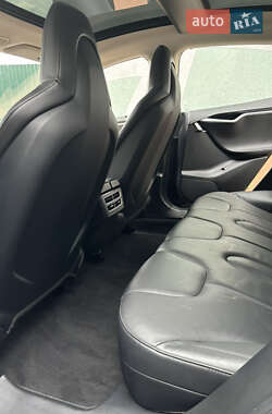 Лифтбек Tesla Model S 2013 в 