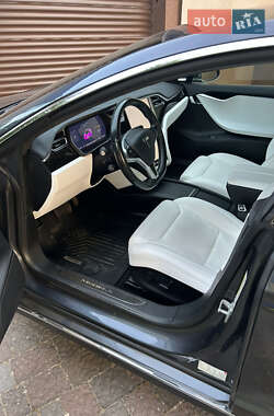 Ліфтбек Tesla Model S 2017 в 