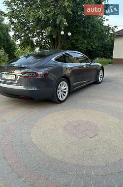 Лифтбек Tesla Model S 2017 в Рогатине