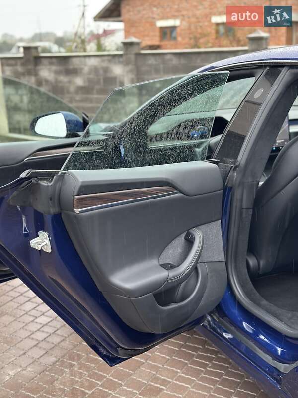 Лифтбек Tesla Model S 2021 в Хоросткове