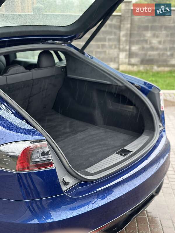 Лифтбек Tesla Model S 2021 в Хоросткове
