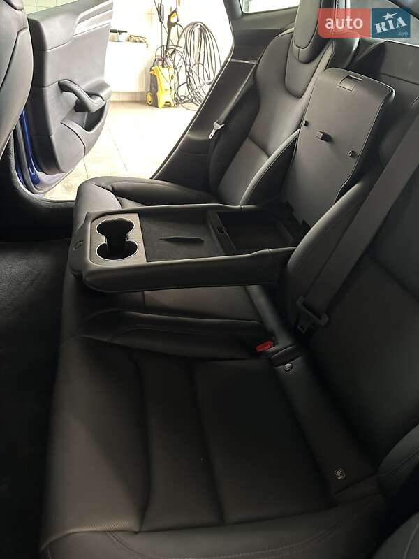 Лифтбек Tesla Model S 2021 в Хоросткове