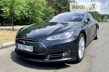 Tesla Model S 2016