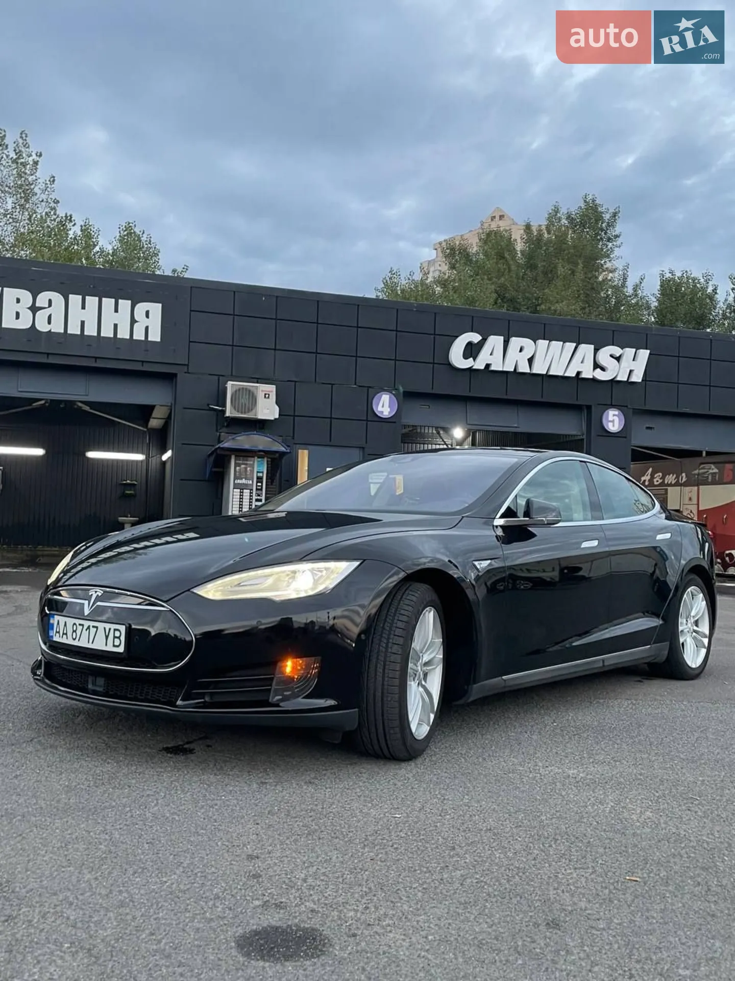 2015 Tesla Model S - фото 1
