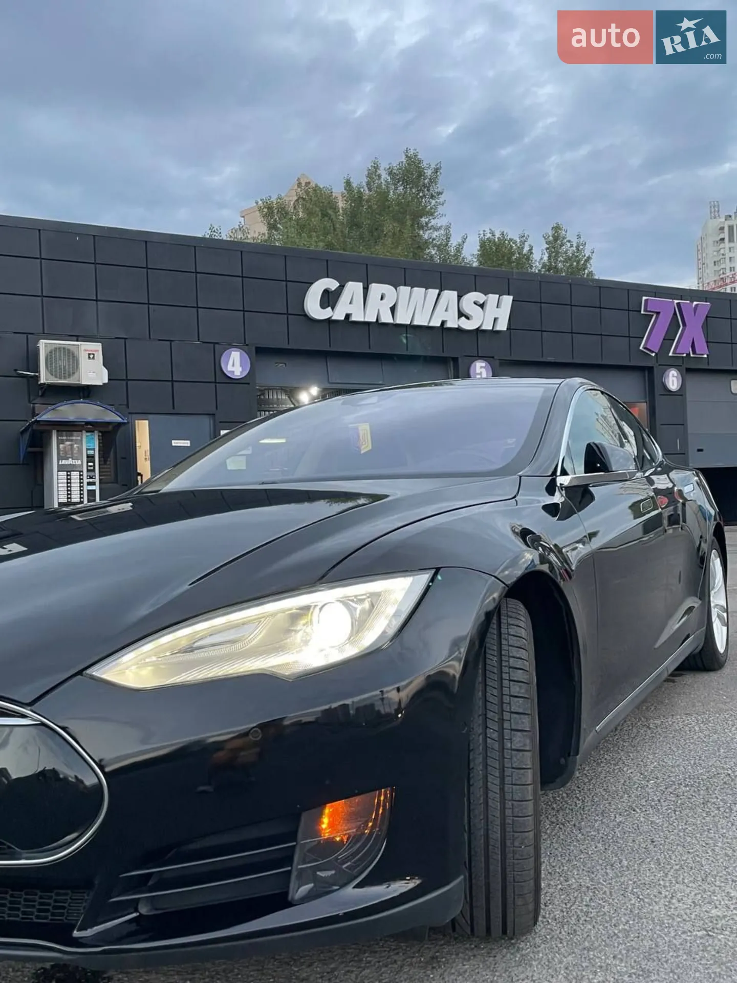 2015 Tesla Model S - мініатюра 5