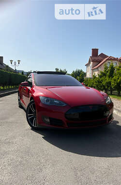 Tesla Model S 2014