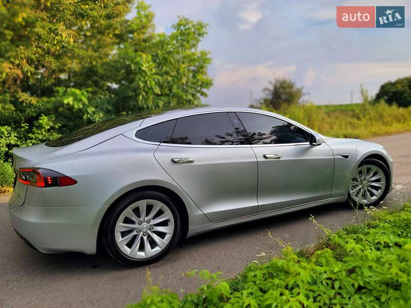 Лифтбек Tesla Model S 2018 в Тернополе