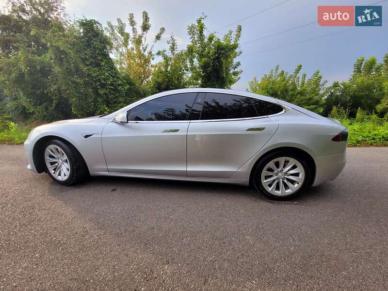 Лифтбек Tesla Model S 2018 в Тернополе