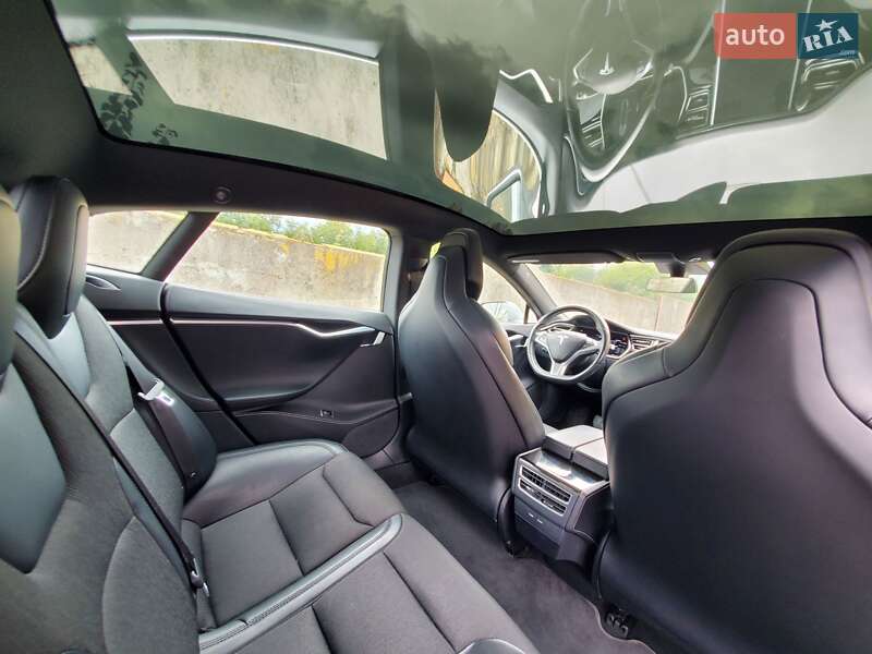 Лифтбек Tesla Model S 2018 в Тернополе