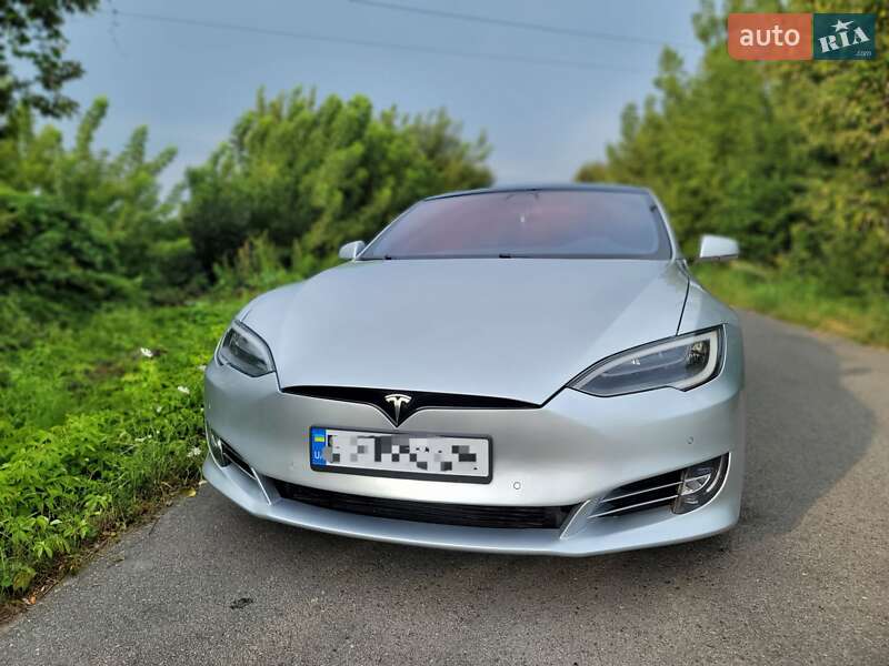 Лифтбек Tesla Model S 2018 в Тернополе