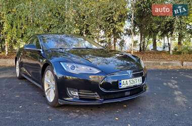 Ліфтбек Tesla Model S 2016 в Києві