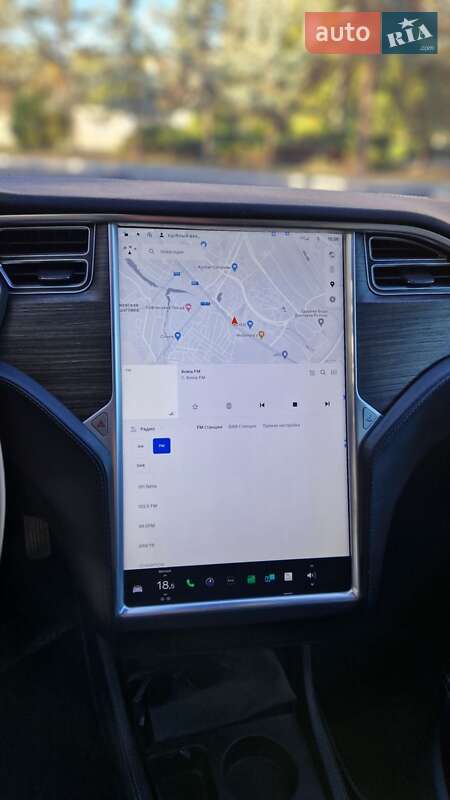 Лифтбек Tesla Model S 2016 в Киеве