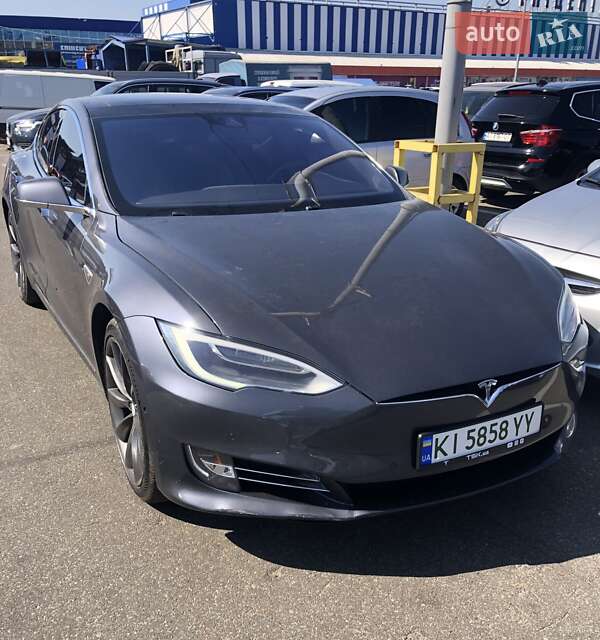 Лифтбек Tesla Model S 2016 в Ладыжине