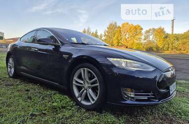 Лифтбек Tesla Model S 2013 в Луцке