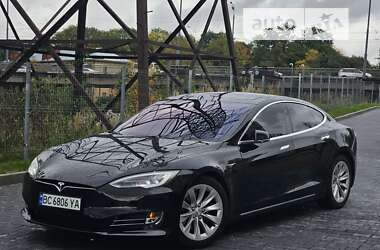 Ліфтбек Tesla Model S 2017 в Львові