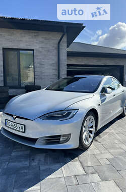 Лифтбек Tesla Model S 2016 в Тернополе