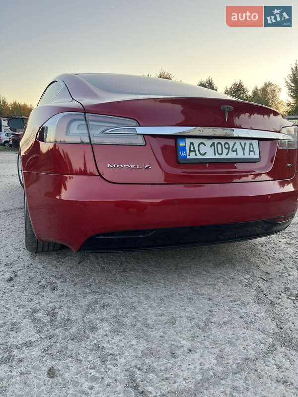Ліфтбек Tesla Model S 2016 в Ковелі