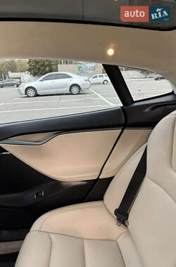 Лифтбек Tesla Model S 2019 в 