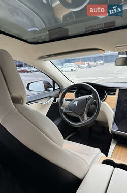 Лифтбек Tesla Model S 2019 в 