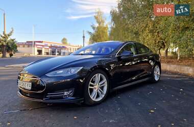 Tesla Model S 2016