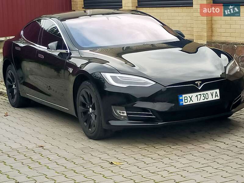 Лифтбек Tesla Model S 2017 в Хмельницком