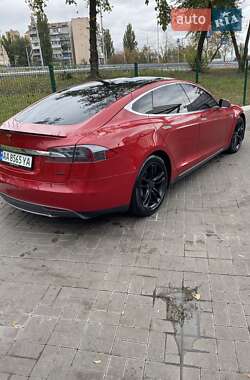 Лифтбек Tesla Model S 2015 в 