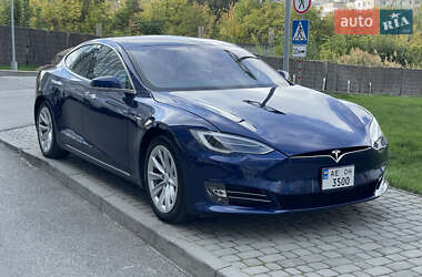 Tesla Model S 2019