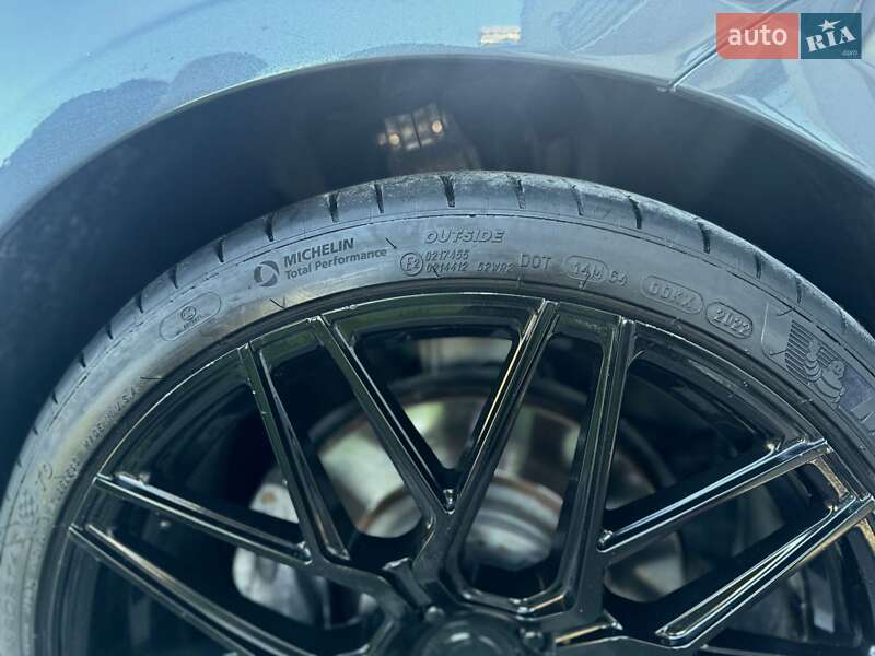 Ліфтбек Tesla Model S 2015 в Львові