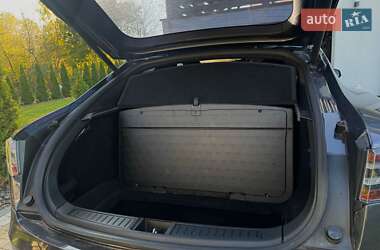 Лифтбек Tesla Model S 2015 в 