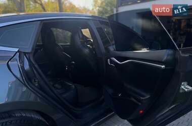 Лифтбек Tesla Model S 2015 в 