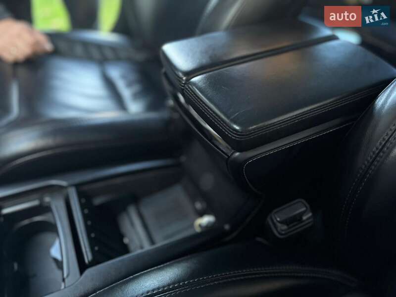 Ліфтбек Tesla Model S 2015 в Львові