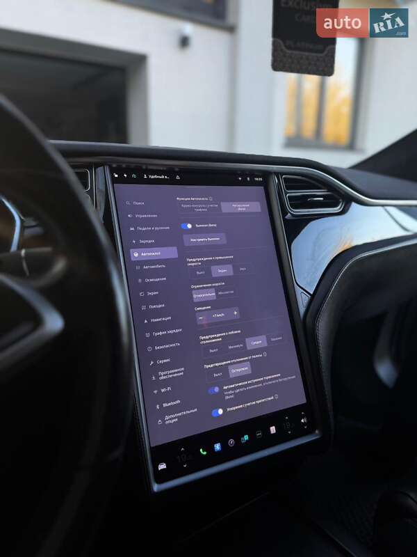 Ліфтбек Tesla Model S 2015 в Львові