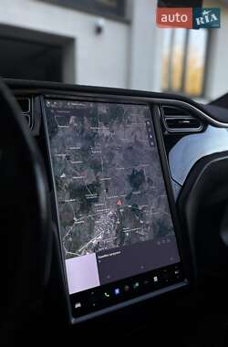 Лифтбек Tesla Model S 2015 в 