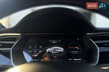 Лифтбек Tesla Model S 2015 в 