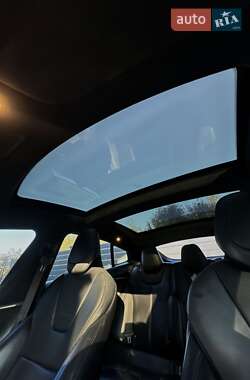 Лифтбек Tesla Model S 2015 в 