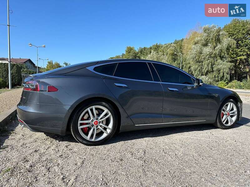 Лифтбек Tesla Model S 2014 в Киеве