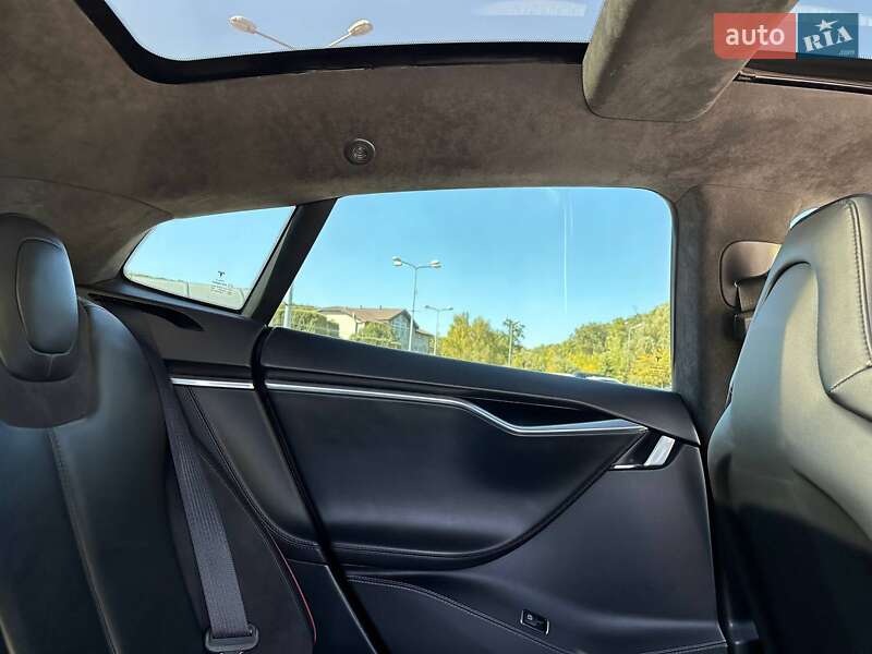 Лифтбек Tesla Model S 2014 в Киеве
