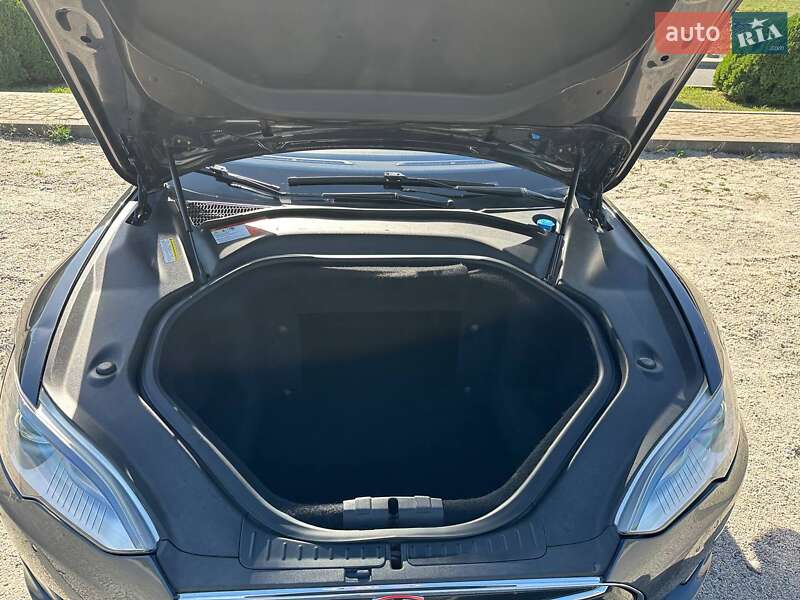 Лифтбек Tesla Model S 2014 в Киеве