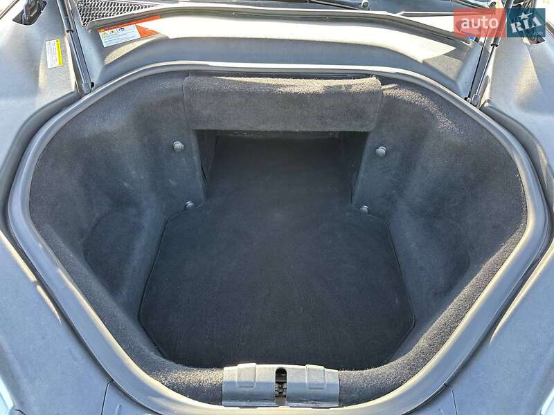 Лифтбек Tesla Model S 2014 в Киеве